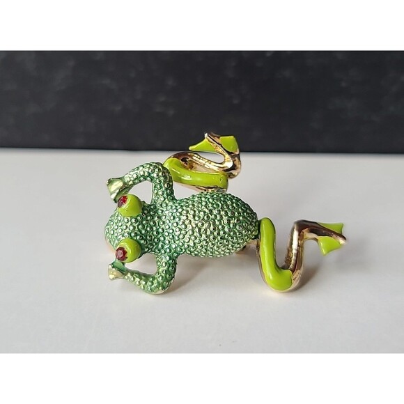 Frog Shaped Enamel and Rhinestone Gold Tone Brooch Articulated Vintage - Picture 1 of 10